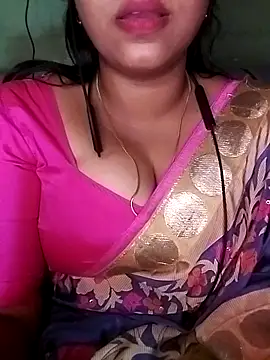 Snapshot of Dimplegirl chatting on 10.29.25 Dimplegirl online show from 10.29.25