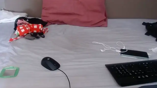 TALLHORNYBEAR online show from 09.26.25