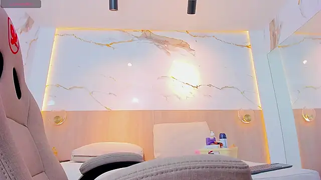 Snapshot of valirya_devote chatting on 10.07.25 valirya devote online show from 10.07.25