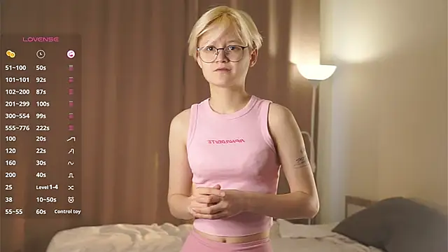 Snapshot of MargertDoyen chatting on 09.17.25 MargertDoyen online show from 09.17.25