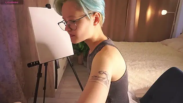 Snapshot of MargertDoyen chatting on 10.08.25 MargertDoyen online show from 10.08.25