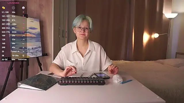 Snapshot of MargertDoyen chatting on 10.10.25 MargertDoyen online show from 10.10.25