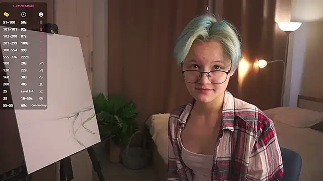 Snapshot of MargertDoyen chatting on 10.11.25 MargertDoyen online show from 10.11.25