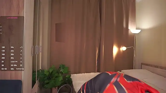 Snapshot of MargertDoyen chatting on 10.12.25 MargertDoyen online show from 10.12.25