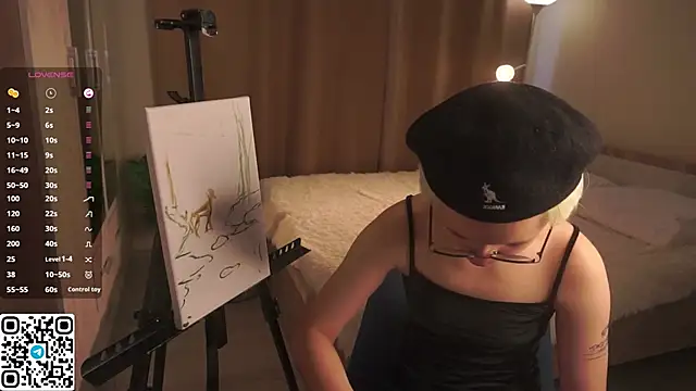 Snapshot of MargertDoyen chatting on 10.18.25 MargertDoyen online show from 10.18.25