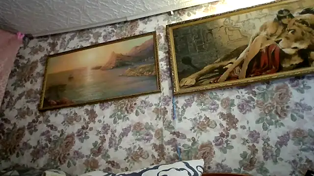 Snapshot of LustyyX chatting on 10.12.25 LustyyX online show from 10.12.25