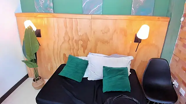 halleylorens online show from 02.24.26