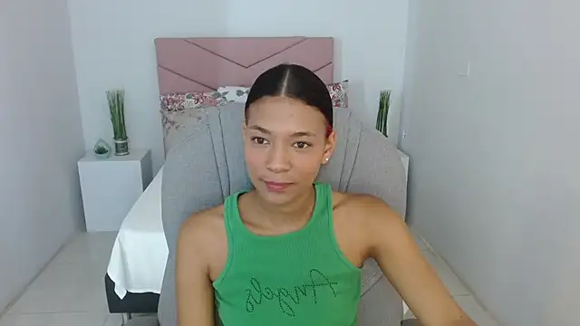 SarayVega  online show from 09.13.25