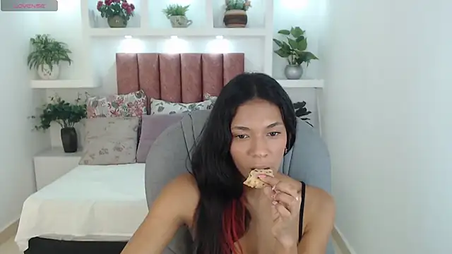 SarayVega  online show from 11.10.25