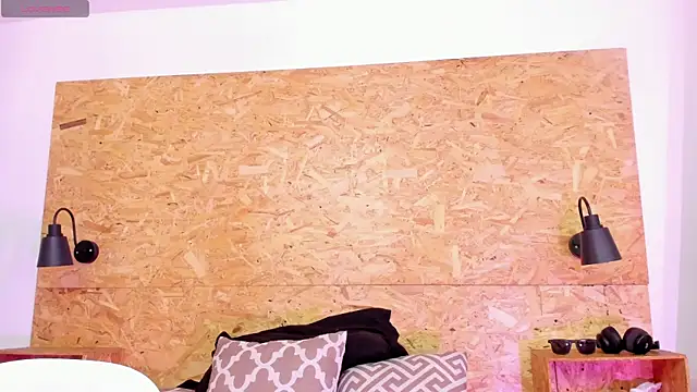 Snapshot of santiblack7 chatting on 10.21.25 santiblack7 online show from 10.21.25