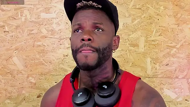 Snapshot of santiblack7 chatting on 10.23.25 santiblack7 online show from 10.23.25