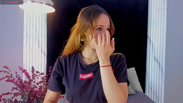 Snapshot of MONIK_FOX_CR chatting on 10.06.25 MONIK FOX CR online show from 10.06.25