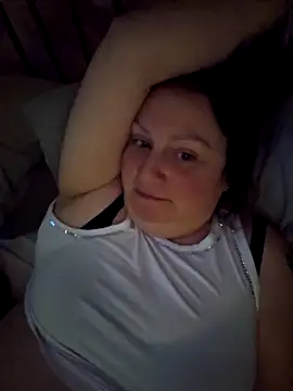 Snapshot of Naughtiness-but-Nice chatting on 10.03.25 Naughtiness-but-Nice online show from 10.03.25