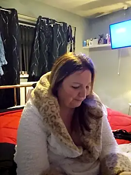 Snapshot of Naughtiness-but-Nice chatting on 11.14.25 Naughtiness-but-Nice online show from 11.14.25