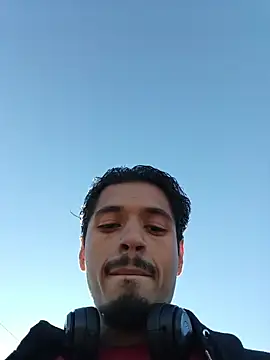 Snapshot of mrredcorn chatting on 10.21.25 mrredcorn online show from 10.21.25