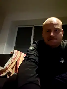 Snapshot of svenni2525 chatting on 10.06.25 svenni2525 online show from 10.06.25