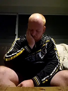 Snapshot of svenni2525 chatting on 10.13.25 svenni2525 online show from 10.13.25