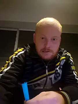 Snapshot of svenni2525 chatting on 10.19.25 svenni2525 online show from 10.19.25