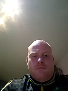 Snapshot of svenni2525 chatting on 10.20.25 svenni2525 online show from 10.20.25