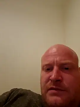 Snapshot of svenni2525 chatting on 10.25.25 svenni2525 online show from 10.25.25