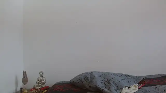 naiaratobon   online show from 03.25.26