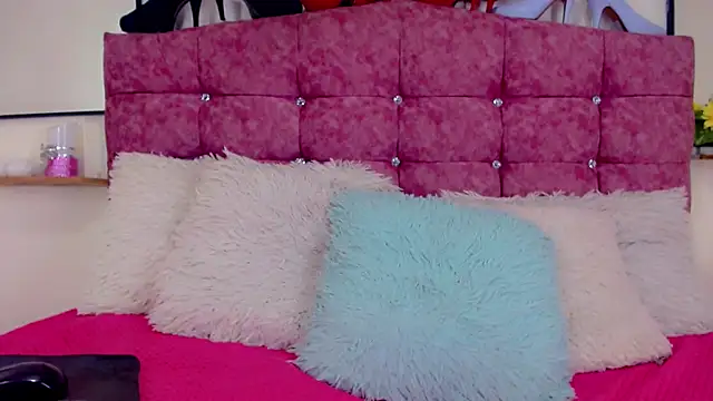 Eemily - online show from 10.26.25