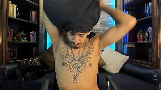 Snapshot of Donovan_Desmond chatting on 10.08.25 Donovan Desmond online show from 10.08.25