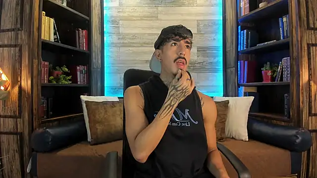 Snapshot of Donovan_Desmond chatting on 10.09.25 Donovan Desmond online show from 10.09.25