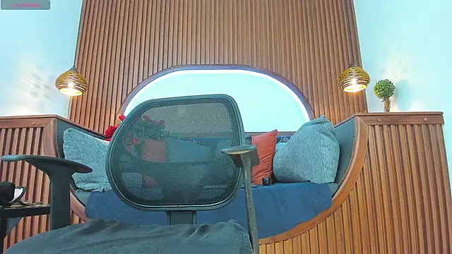 Snapshot of Donovan_Desmond chatting on 11.03.25 Donovan Desmond online show from 11.03.25