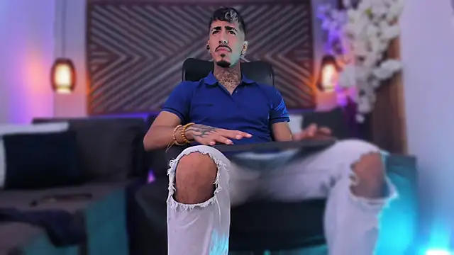 Donovan Desmond online show from 02.06.26