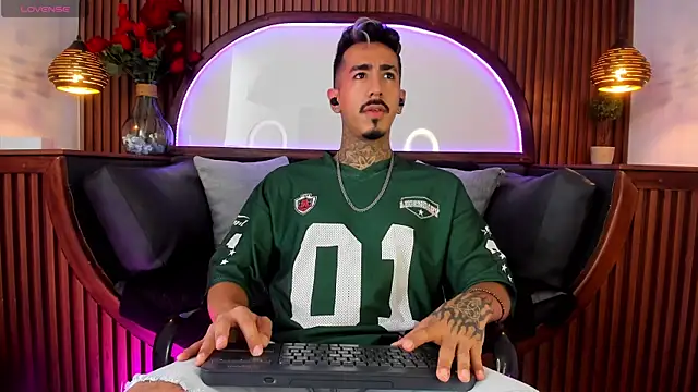 Donovan Desmond online show from 03.27.26