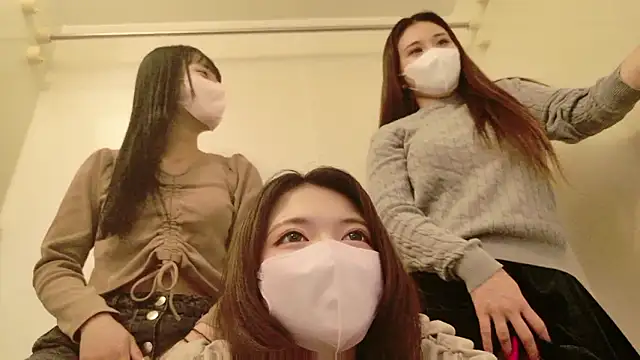 Snapshot of Azusa_DoMybest chatting on 04.10.26 Azusa DoMybest online show from 04.10.26