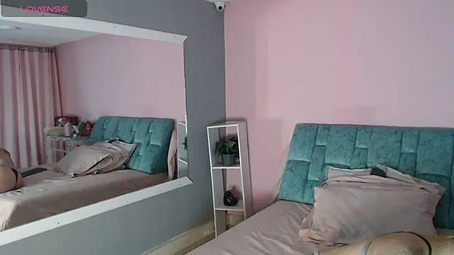 Camila Russoo online show from 02.24.26