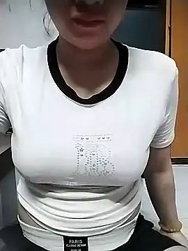 Snapshot of Mie_rose chatting on 05.16.26 Mie rose online show from 05.16.26