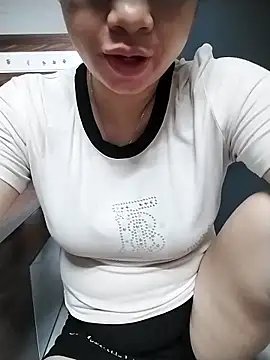Snapshot of Mie_rose chatting on 06.10.26 Mie rose online show from 06.10.26