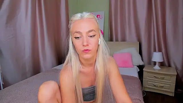 Snapshot of mishapallmer chatting on 07.14.26 mishapallmer online show from 07.14.26
