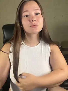 Snapshot of CaramelleSugar_ chatting on 11.02.25 CaramelleSugar online show from 11.02.25