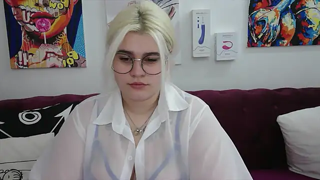 Amber Monro online show from 10.04.25