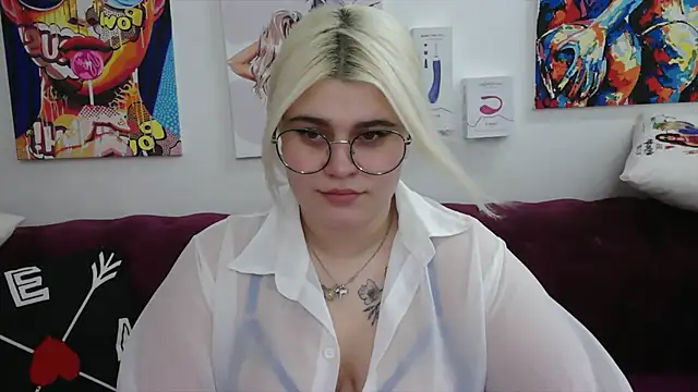 Amber Monro online show from 10.13.25