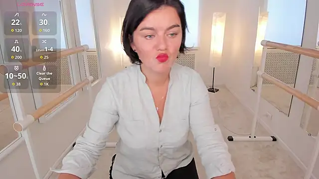 Snapshot of moodberry chatting on 09.24.25 moodberry online show from 09.24.25