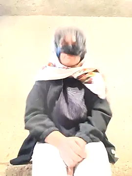 ezgi2545 online show from 10.18.25