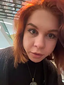 Snapshot of RosieSecret chatting on 10.02.25 RosieSecret online show from 10.02.25