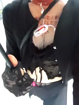 Snapshot of pink-mai chatting on 10.31.25 pink-mai online show from 10.31.25