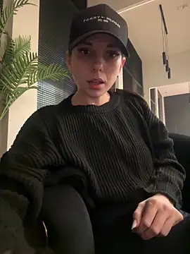 Snapshot of EllyLynn chatting on 01.31.26 EllyLynn online show from 01.31.26