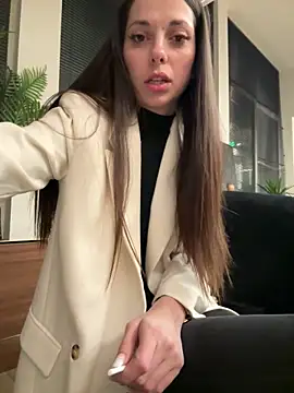 Snapshot of EllyLynn chatting on 02.02.26 EllyLynn online show from 02.02.26