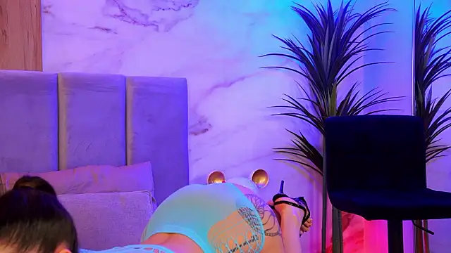 Snapshot of EllyLynn chatting on 02.05.26 EllyLynn online show from 02.05.26