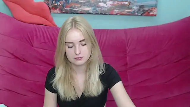 Snapshot of SofySofty chatting on 09.28.25 SofySofty online show from 09.28.25