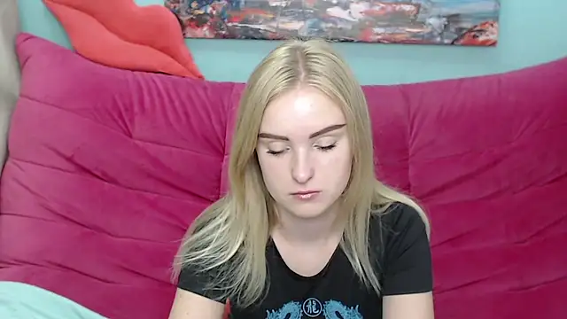 Snapshot of SofySofty chatting on 10.03.25 SofySofty online show from 10.03.25