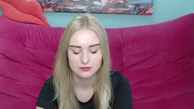 Snapshot of SofySofty chatting on 10.05.25 SofySofty online show from 10.05.25