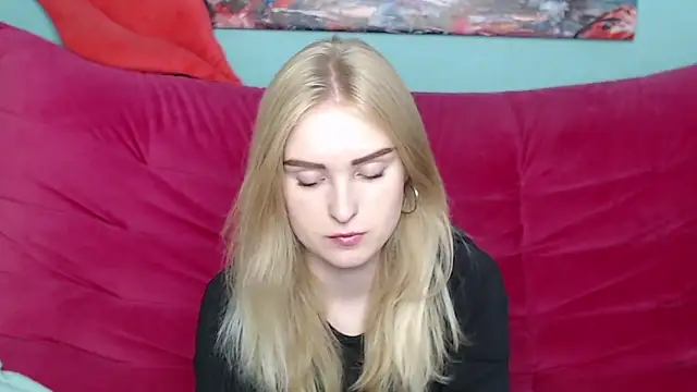 Snapshot of SofySofty chatting on 10.10.25 SofySofty online show from 10.10.25